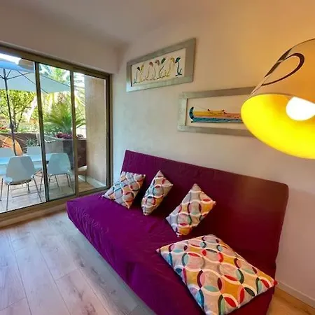 La Vie Est Belle! הייר