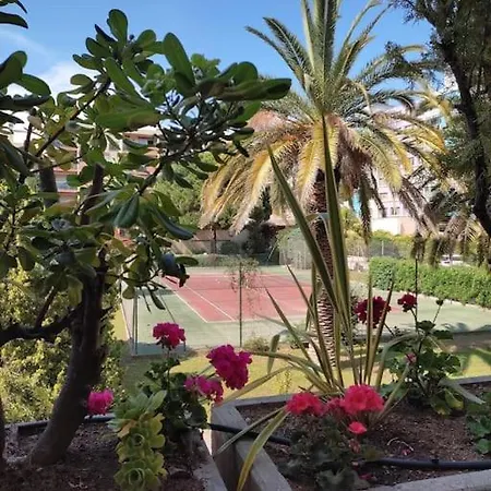 La Vie Est Belle! Hyeres