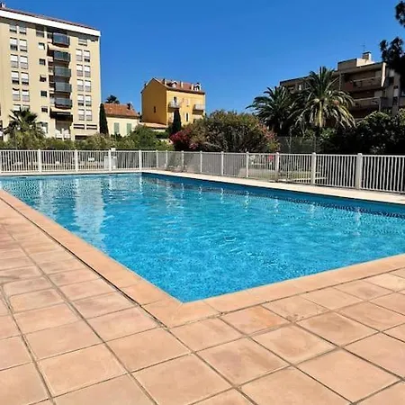 Apartment La Vie Est Belle! *